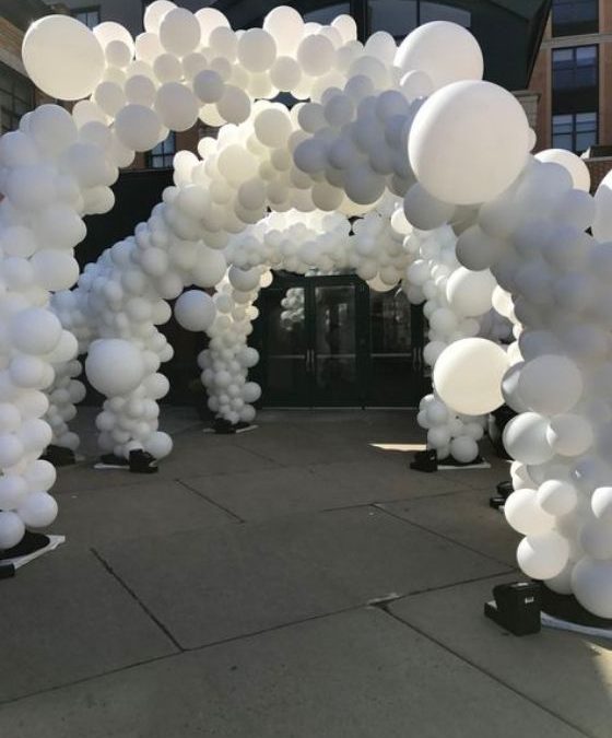 Brama balonowa – najlepsze pomysły na dekoracje balonowe!