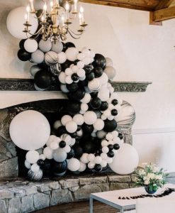 Czarno-białe dekoracje halloweenowe