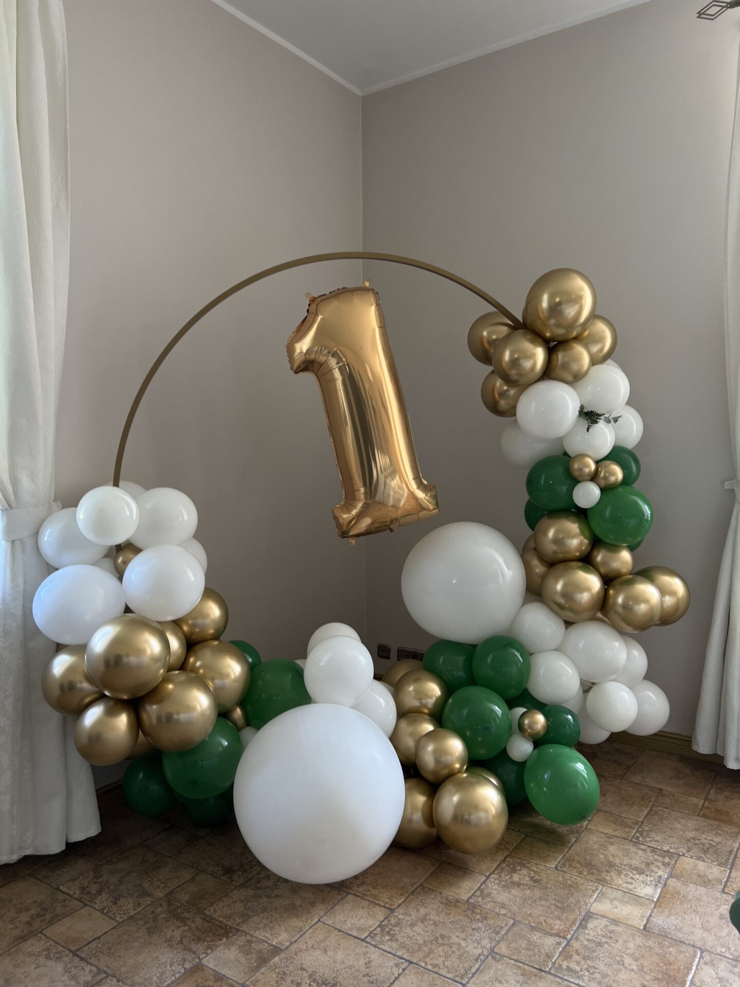 Scianka balonowa na roczek pierwsze urodziny scaled